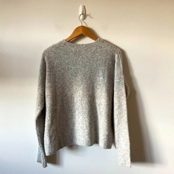 Banana Republic Wool Blend Soft Knit Crew Sweater Grey Size Medium - Picture 4 of 6